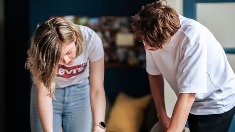 Meike Gravesteijn en Marten Fleuren aan het werk bij JoinSeven