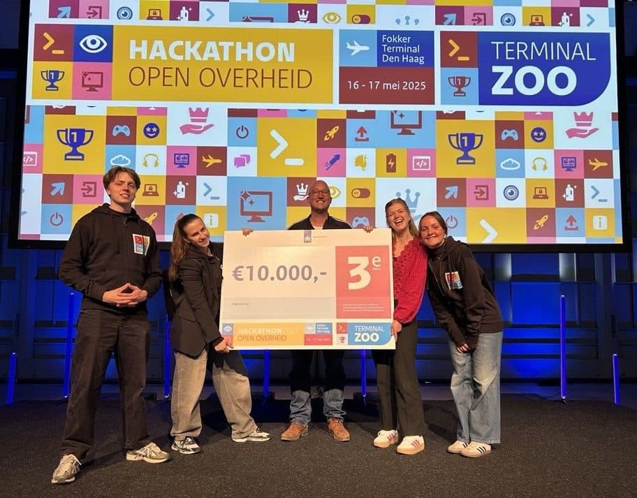 Ons team tijdens de hackathon Open Overheid